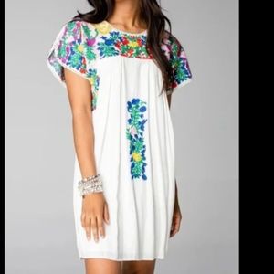 Buddy Love Dress Medium Embroidered Floral Carolina Oxacan Mini Dress